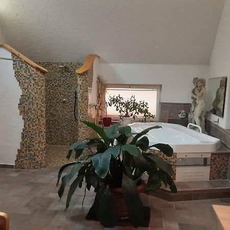 Hotel Gasthof Zur Krone 오버젠트 외부 사진