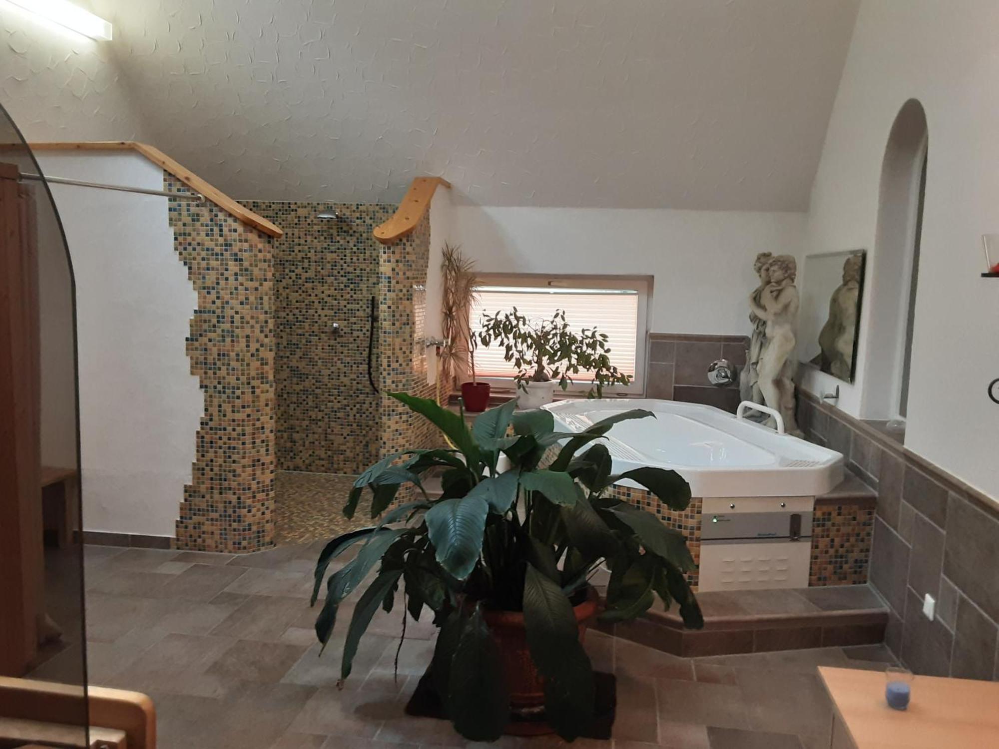 Hotel Gasthof Zur Krone 오버젠트 외부 사진